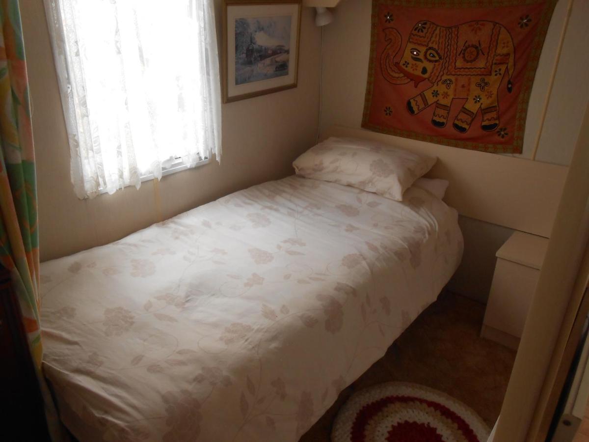 'The Cabin'. A Cosy Private & Secure Holiday Home. Padeswood Eksteriør billede